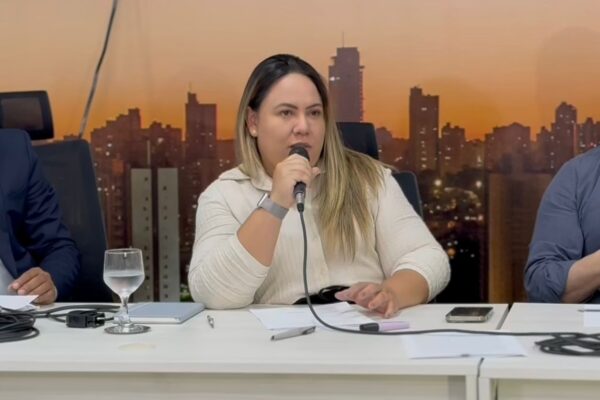 Ana Portela, relatora da CPI, questiona falta de informações da Agereg sobre o Consórcio Guaicurus