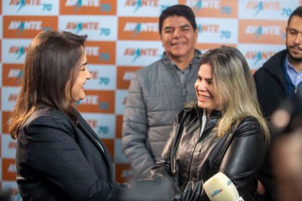 Relator vota contra cassação da chapa Adriane e Camilla; julgamento no TRE-MS é adiado para 27 de maio